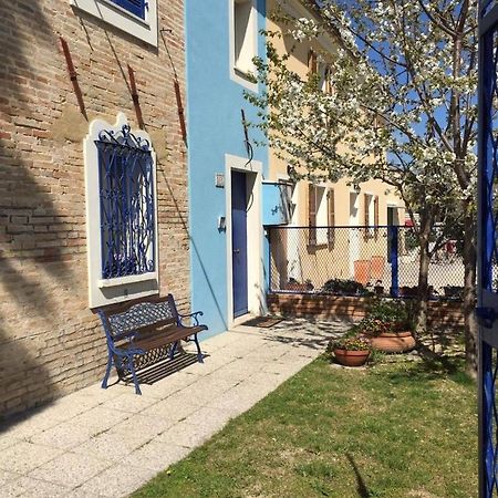 La Casa Della Cicogna Una Casa Al Mare Ideale Anche Per Gli Impegni Di Lavoro O Studio Villa Bellocchi Exterior foto